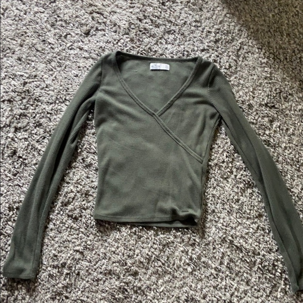 long sleeve green tee